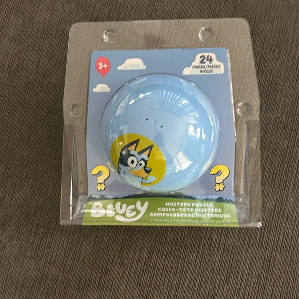 BLUEY Puzzle Mystery 24 pieces NEW
